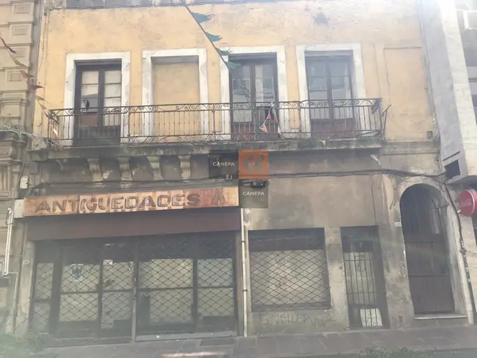 Local en ciudad Vieja a la venta , en el mejor lugar