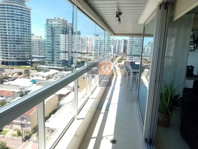 Excelente apartamento a 1 cuadra del mar