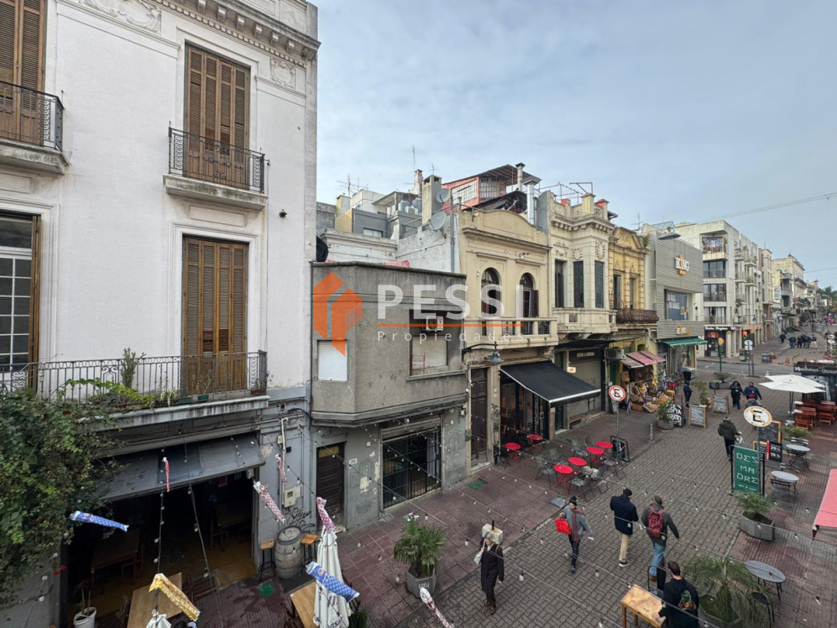 Apartamento en Ciudad Vieja, propiedad 273643 -Imagen 2