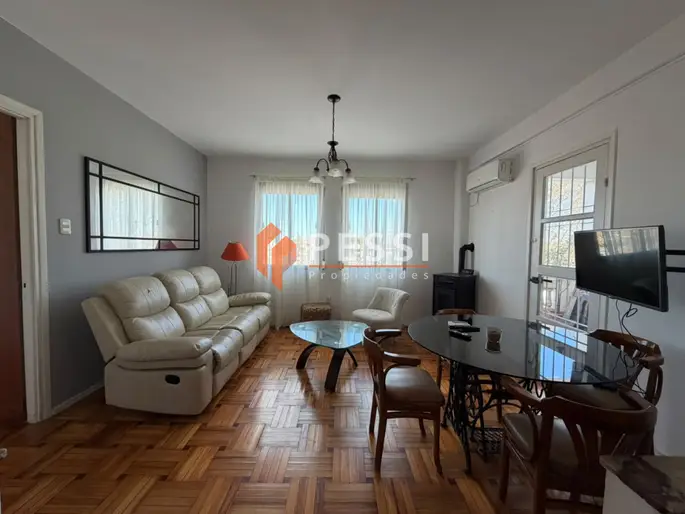 Alquiler apartamento 2 dormitorios con balcon, amoblado en la Comercial