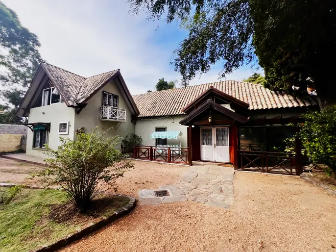 Venta casa 5 dorm en Prado, Félix Olmedo