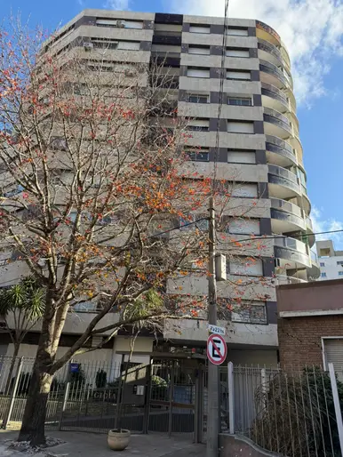 Alquiler apartamento 2 dorm en Pocitos, prox. a Rambla