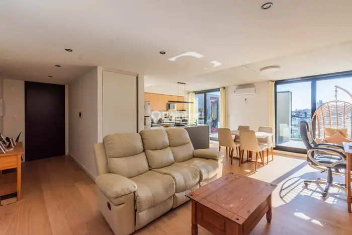 Apartamento de tres dormitorios con cochera en Buceo