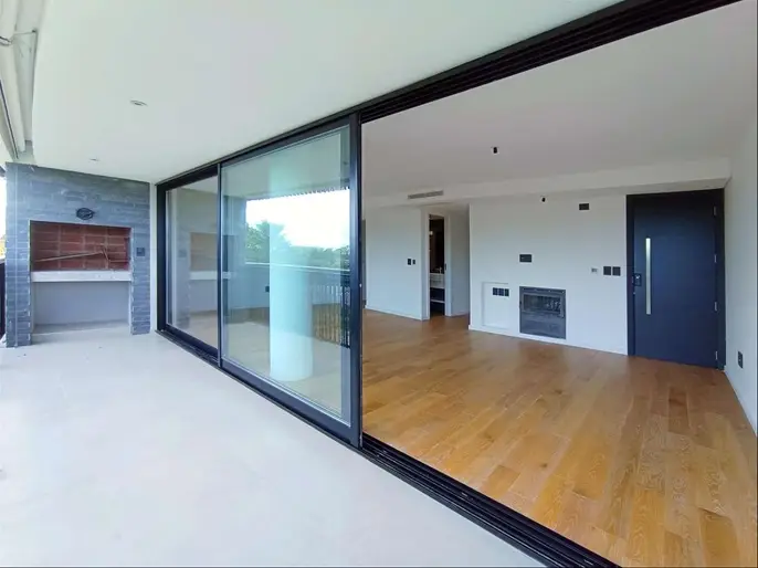Venta/Alquiler Apartamento Carrasco 3 Dormitorios 2 Baños Garaje