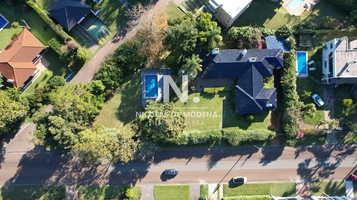 Casa en Playa Mansa, propiedad 131155 -Imagen 1