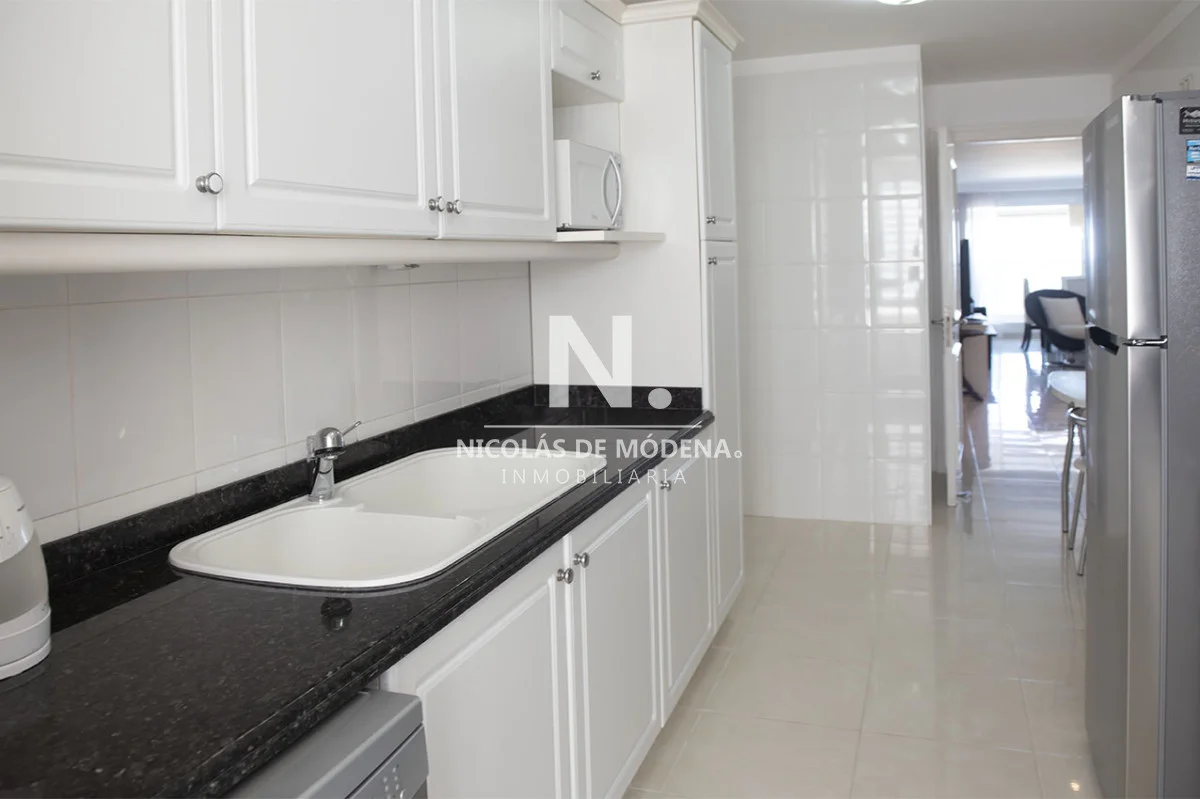 Apartamento en Playa Mansa, propiedad 22809 -Imagen 12