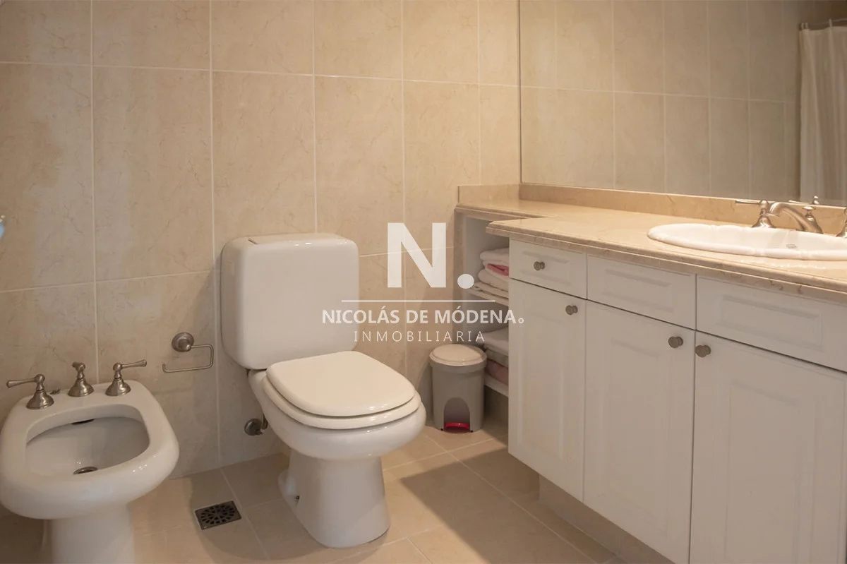 Apartamento en Playa Mansa, propiedad 22809 -Imagen 24