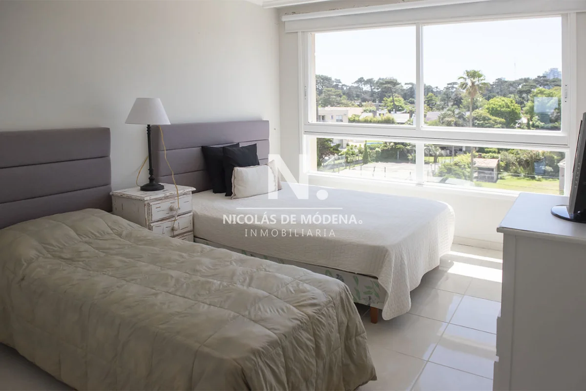 Apartamento en Playa Mansa, propiedad 22809 -Imagen 25
