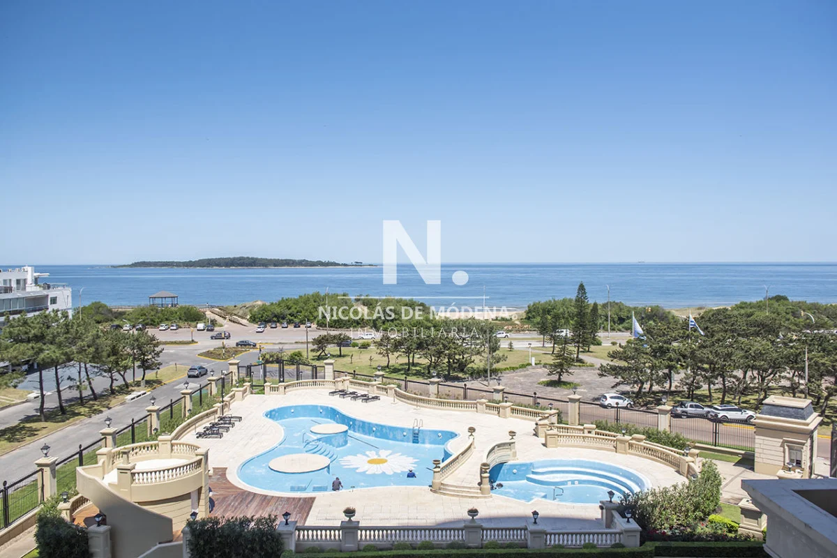 Apartamento en Playa Mansa, propiedad 22809 -Imagen 4