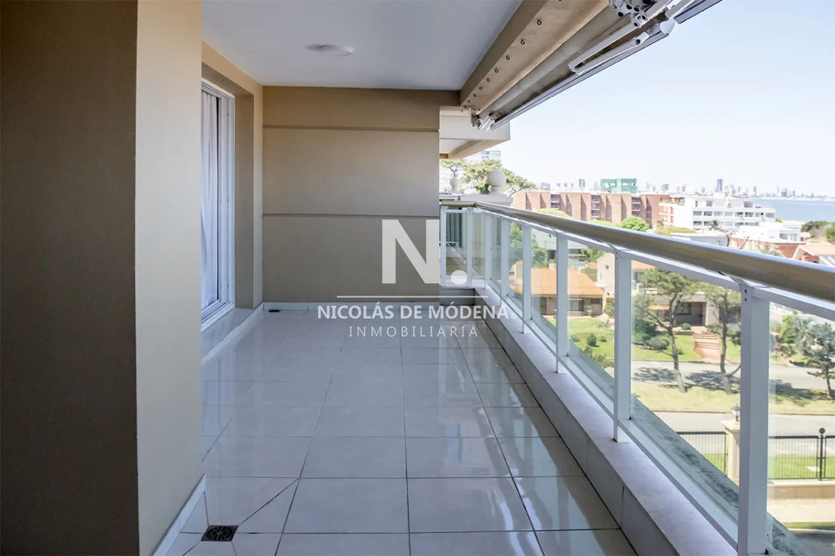 Apartamento en Playa Mansa, propiedad 22809 -Imagen 9