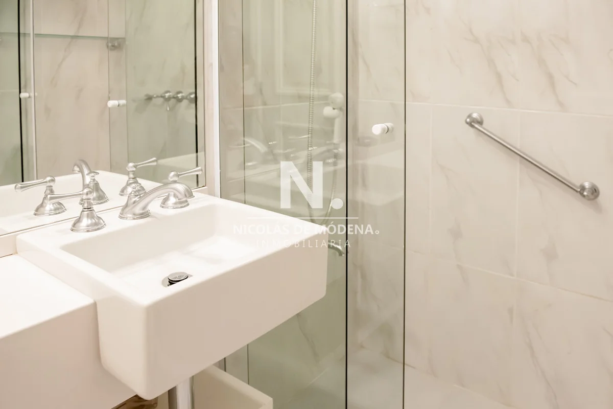 Apartamento en Playa Mansa, propiedad 22816 -Imagen 24