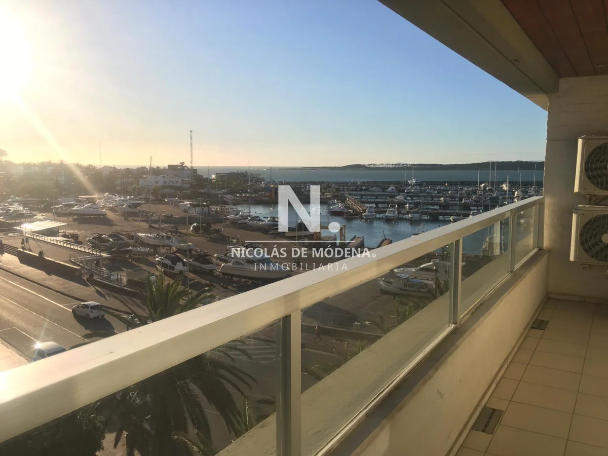 Apartamento en Puerto, propiedad 22962 -Imagen 1