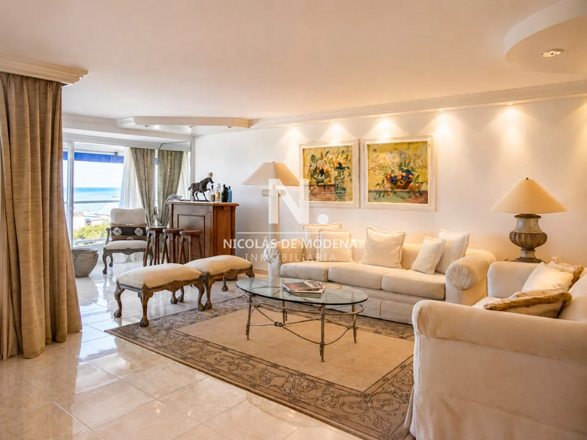 Apartamento en Playa Mansa, propiedad 23535 -Imagen 2
