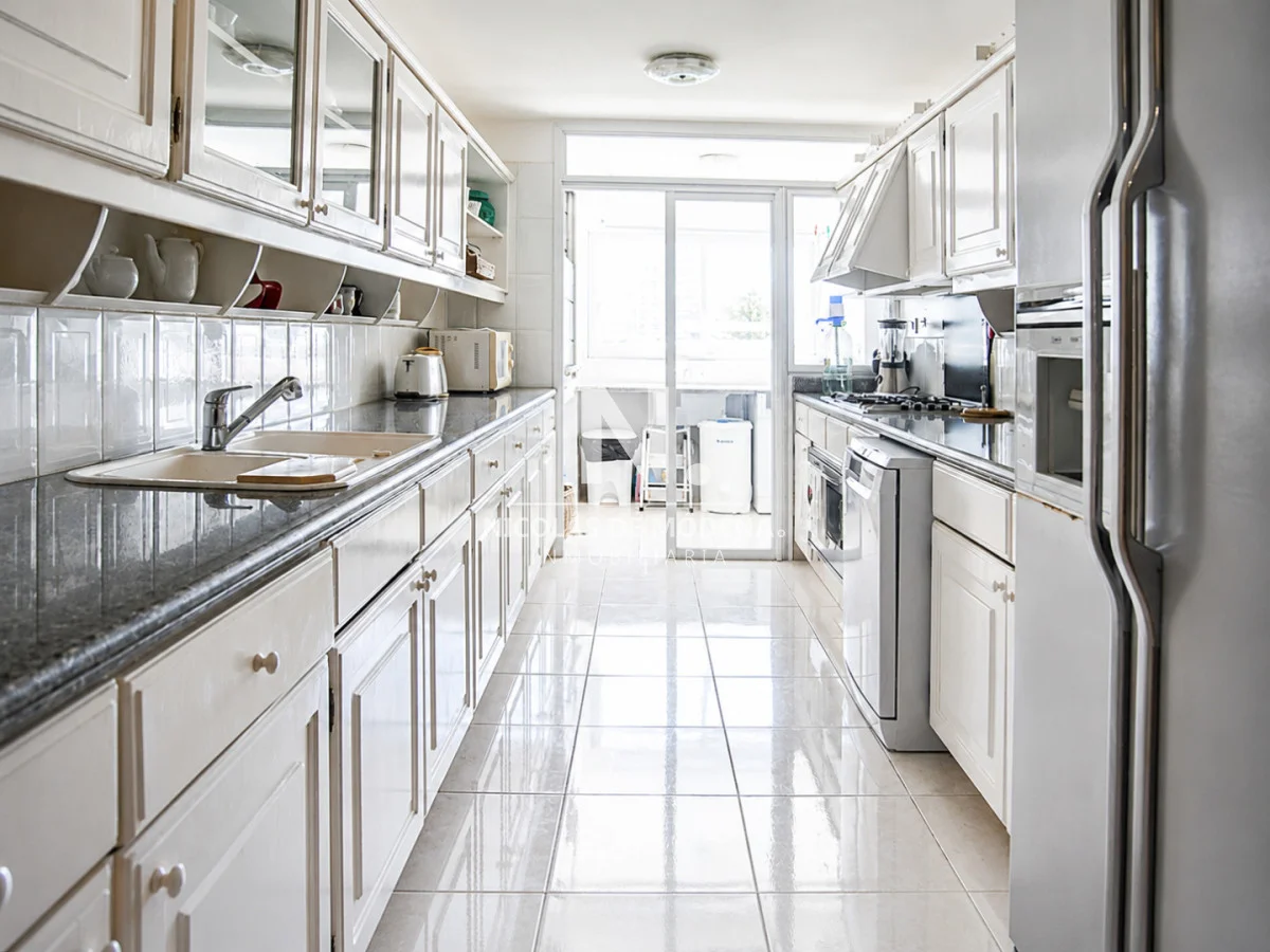 Apartamento en Playa Mansa, propiedad 23535 -Imagen 8