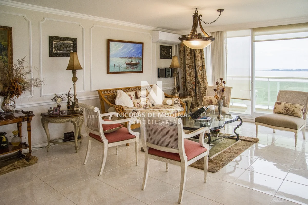 Apartamento en Playa Mansa, propiedad 23951 -Imagen 3