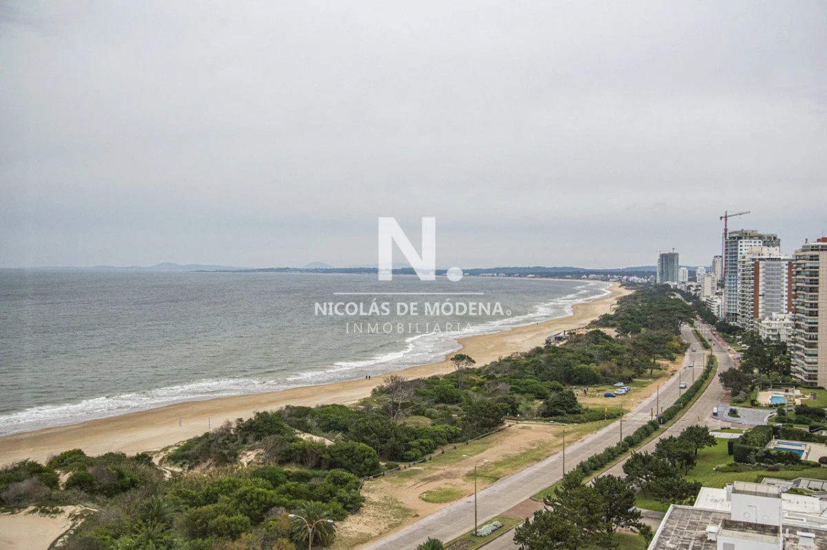 Apartamento en Playa Mansa, propiedad 23951 -Imagen 21