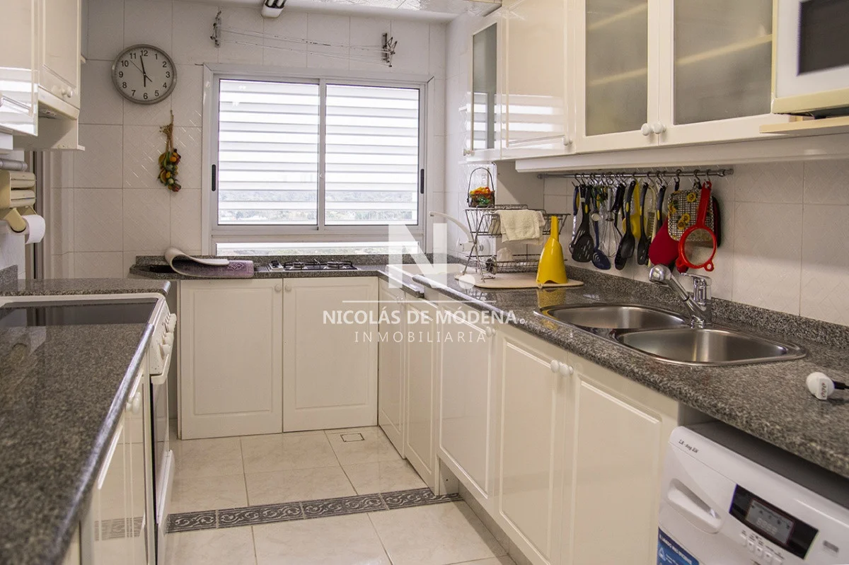 Apartamento en Playa Mansa, propiedad 23951 -Imagen 8