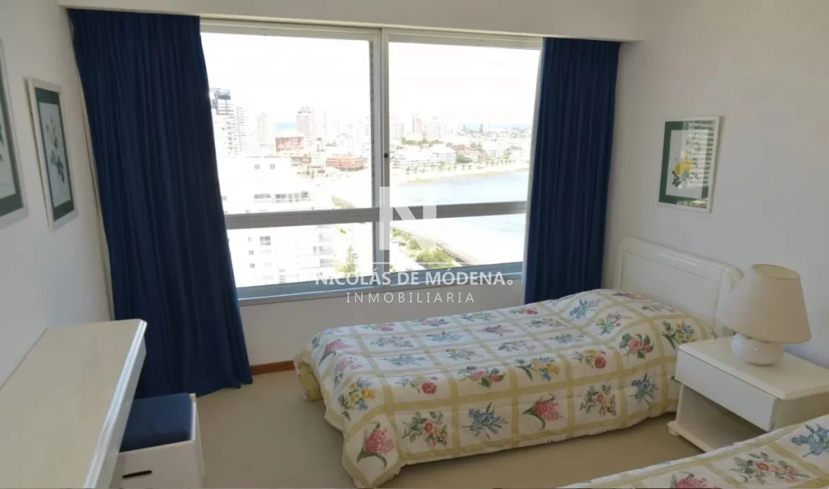 Apartamento en Playa Mansa, propiedad 24477 -Imagen 15