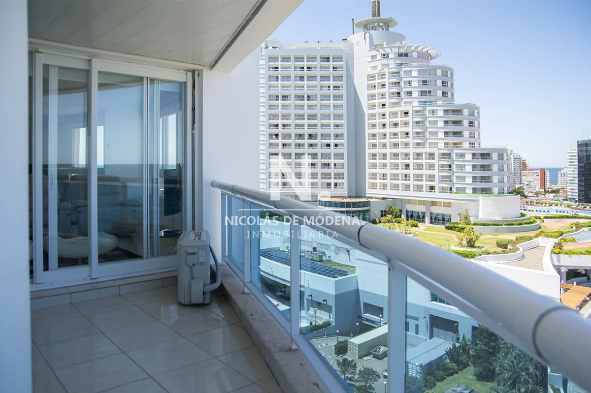 Apartamento en Playa Mansa, propiedad 27378 -Imagen 19
