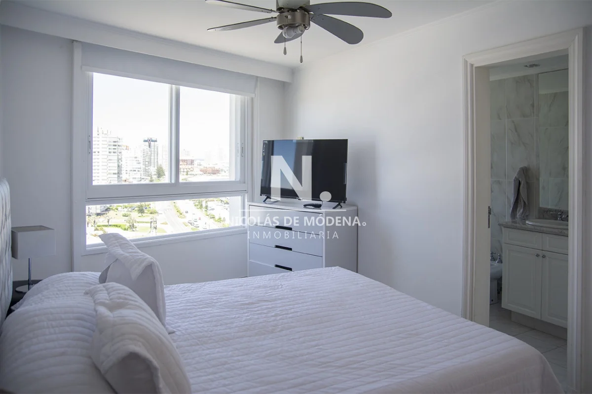 Apartamento en Playa Mansa, propiedad 27378 -Imagen 21