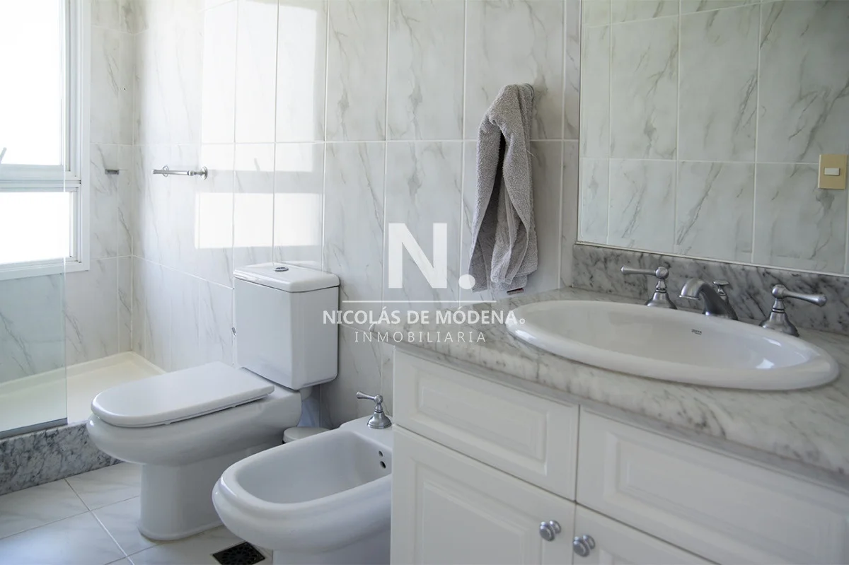 Apartamento en Playa Mansa, propiedad 27378 -Imagen 22