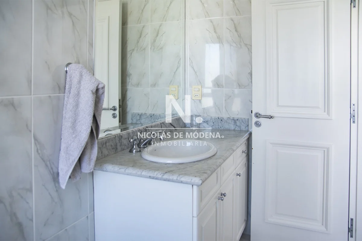 Apartamento en Playa Mansa, propiedad 27378 -Imagen 23