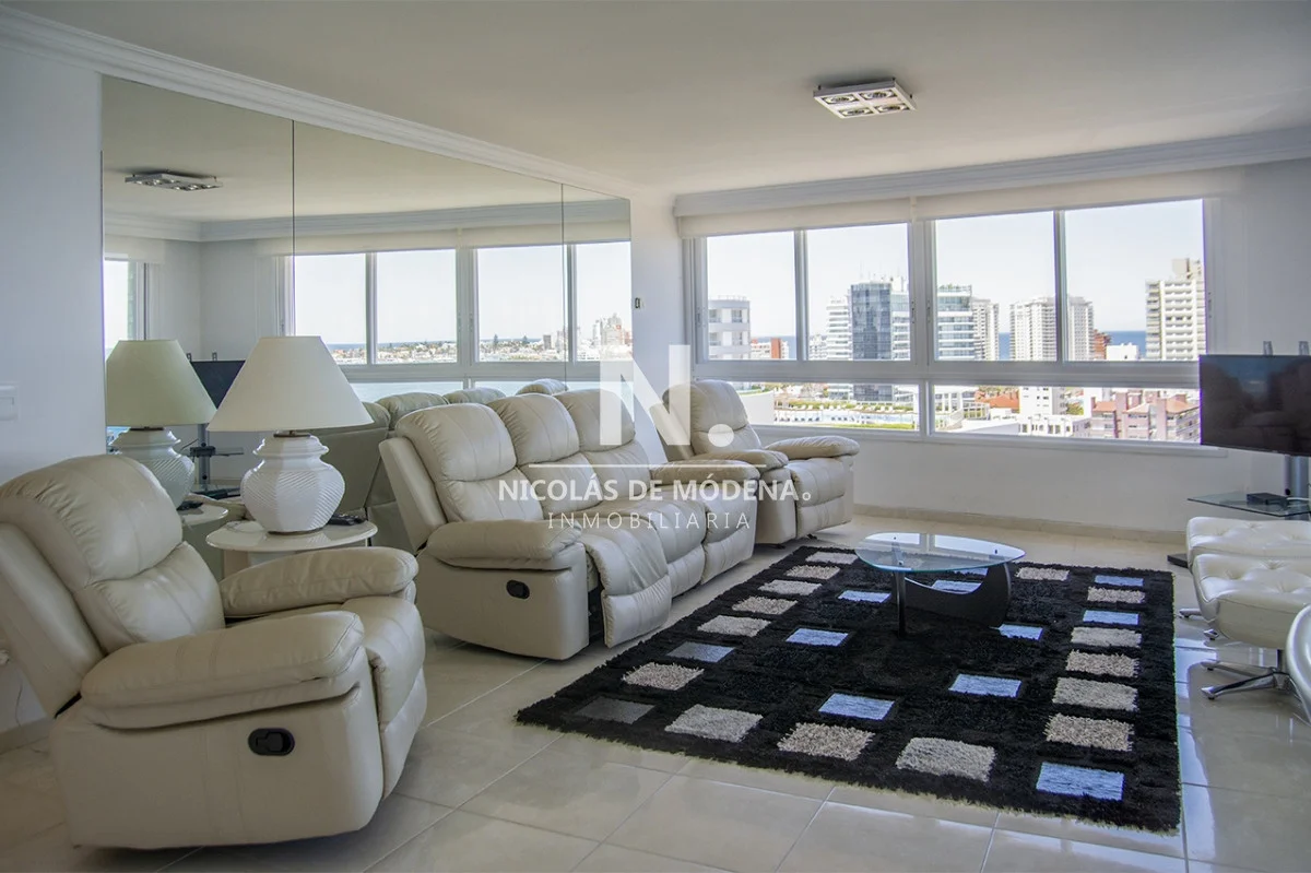 Apartamento en Playa Mansa, propiedad 27378 -Imagen 5