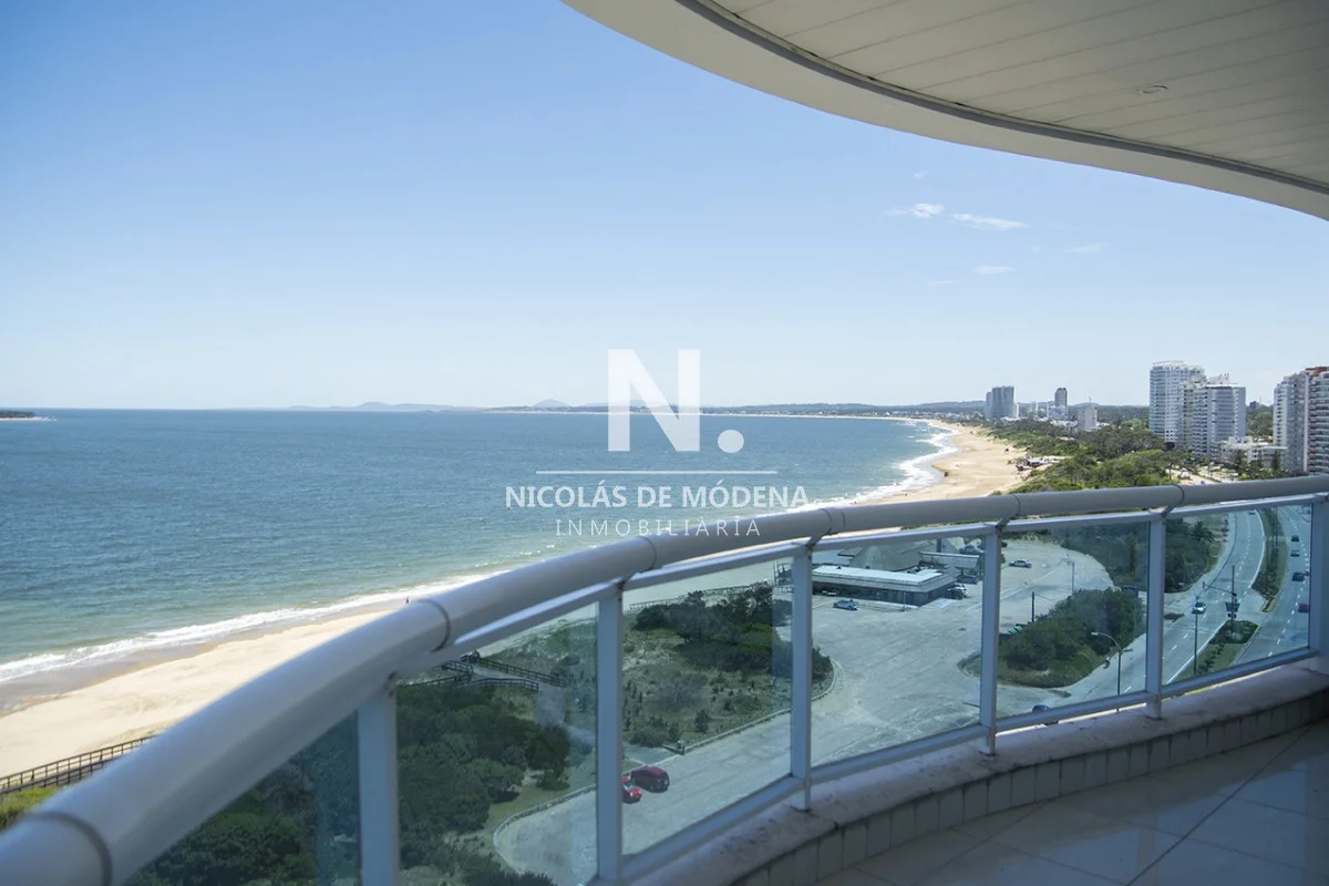 Apartamento en Playa Mansa, propiedad 27378 -Imagen 8