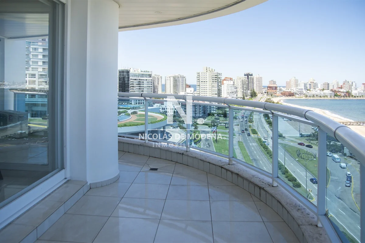 Apartamento en Playa Mansa, propiedad 27378 -Imagen 9