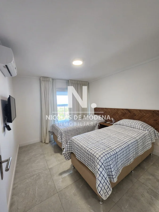 Apartamento en Playa Mansa, propiedad 28890 -Imagen 11