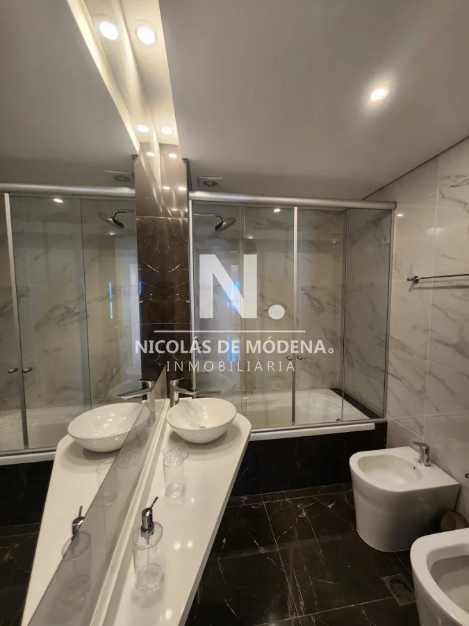 Apartamento en Playa Mansa, propiedad 28890 -Imagen 12