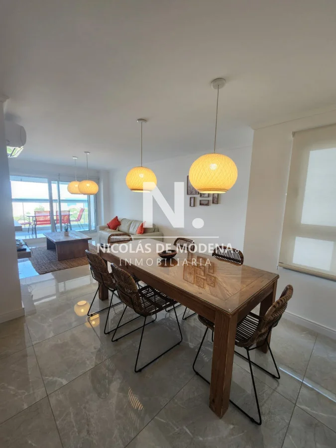 Apartamento en Playa Mansa, propiedad 28890 -Imagen 4