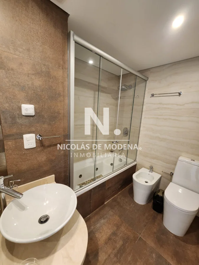 Apartamento en Playa Mansa, propiedad 28890 -Imagen 10