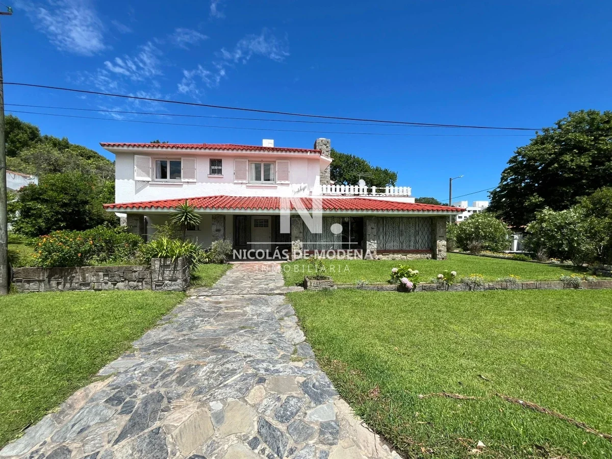 Casa en Playa Mansa, propiedad 297096 -Imagen 2