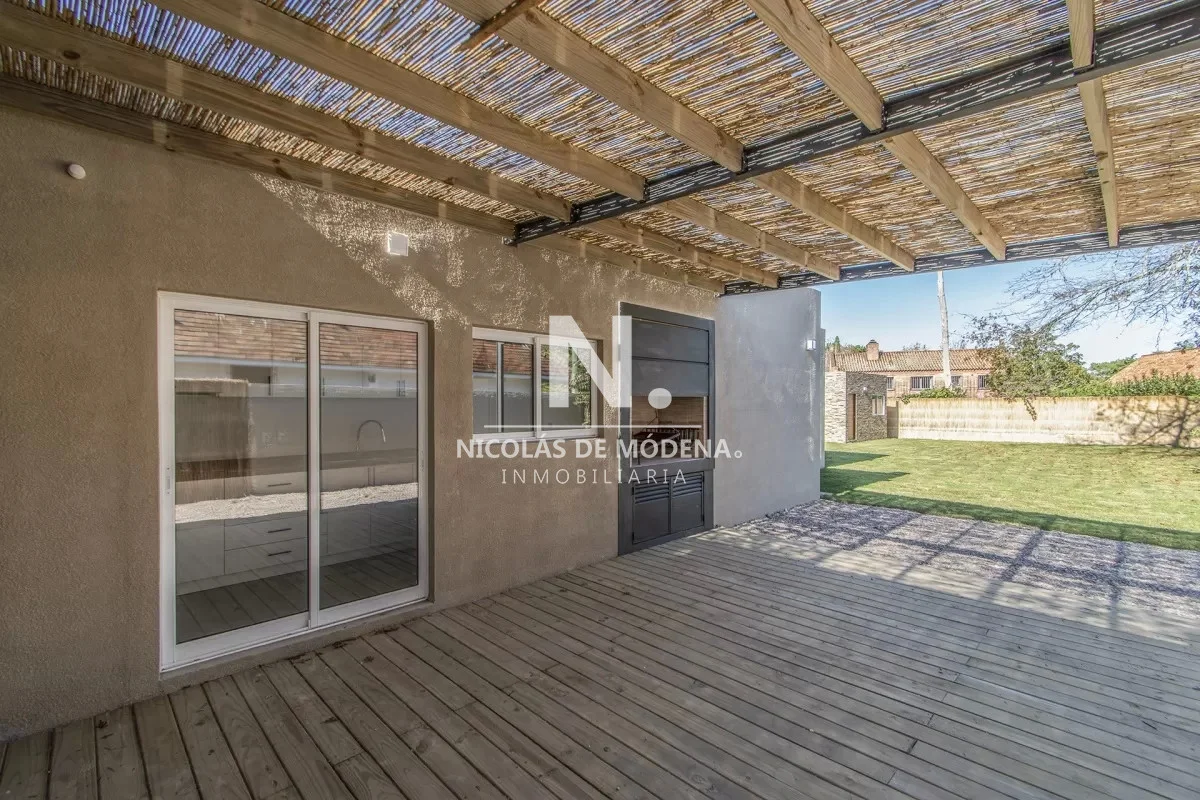Casa en Playa Brava, propiedad 30123 -Imagen 2