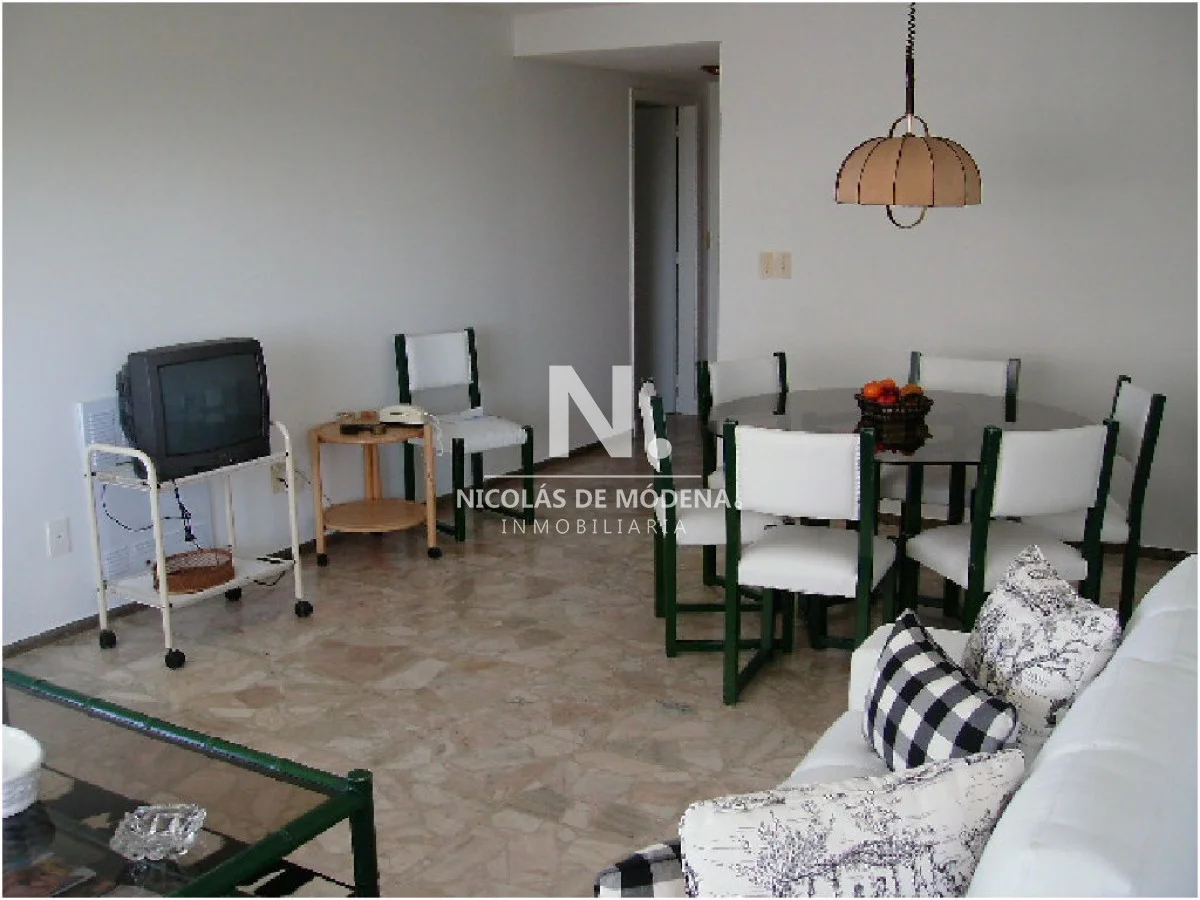 Apartamento en Playa Mansa, propiedad 36447 -Imagen 6