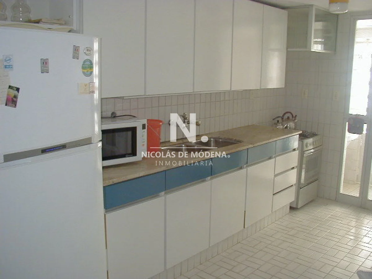 Apartamento en Playa Mansa, propiedad 36447 -Imagen 9
