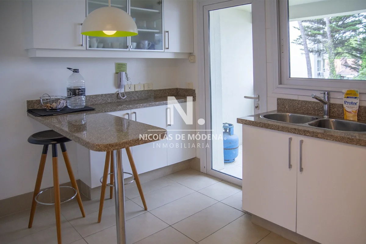 Apartamento en Playa Mansa, propiedad 40742 -Imagen 12