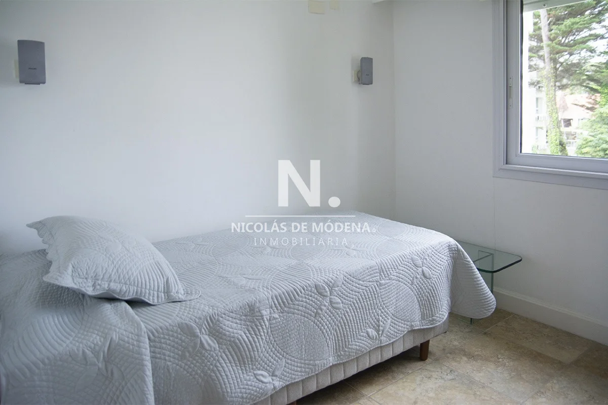 Apartamento en Playa Mansa, propiedad 40742 -Imagen 17