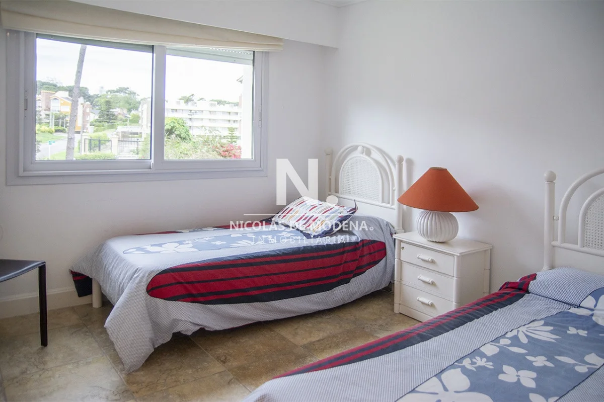 Apartamento en Playa Mansa, propiedad 40742 -Imagen 20