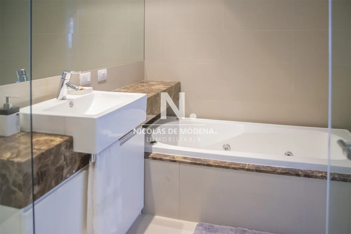 Apartamento en Playa Mansa, propiedad 40742 -Imagen 23