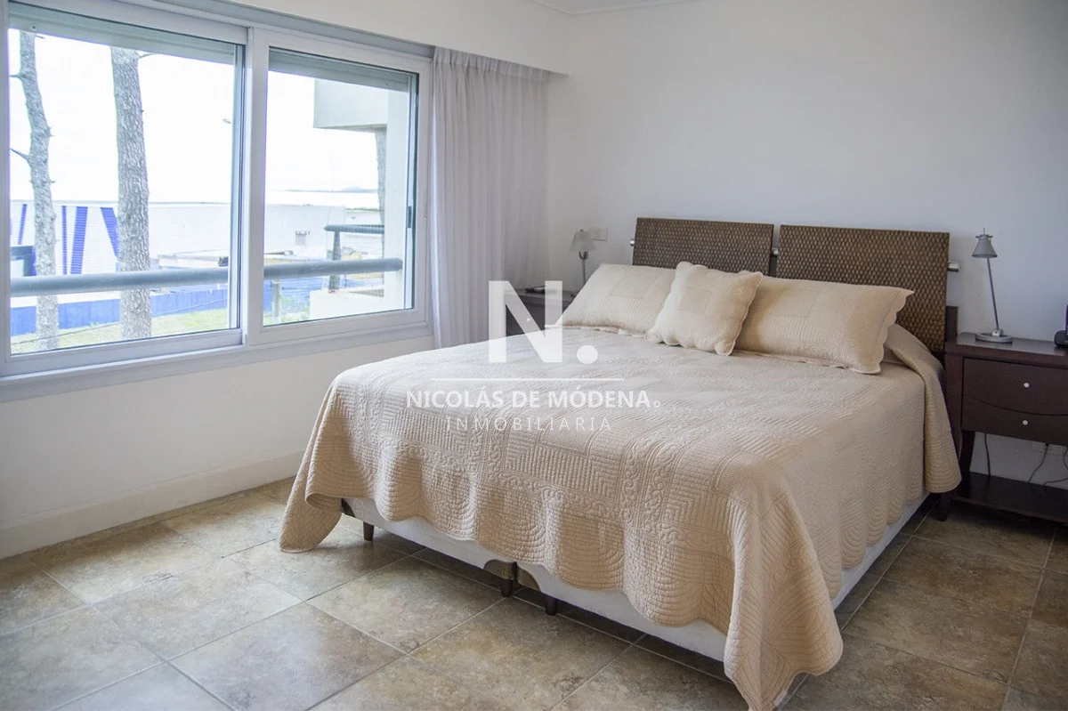 Apartamento en Playa Mansa, propiedad 40742 -Imagen 24