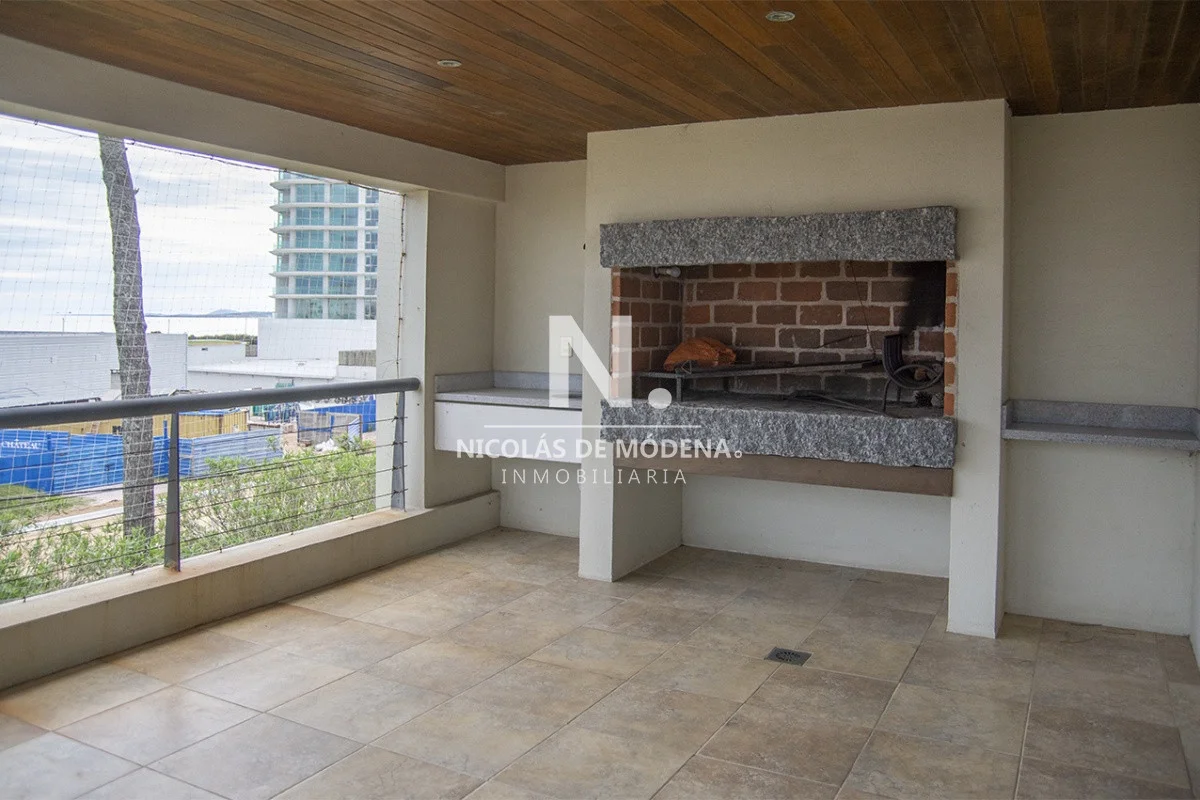 Apartamento en Playa Mansa, propiedad 40742 -Imagen 8