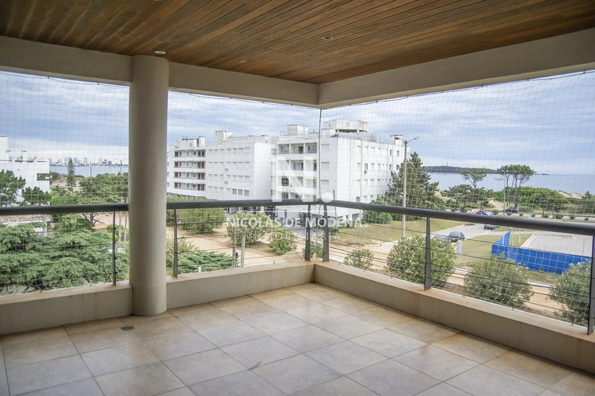 Apartamento en Playa Mansa, propiedad 40742 -Imagen 9