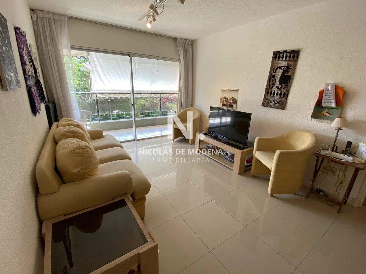 Apartamento en Playa Mansa, propiedad 41077 -Imagen 2