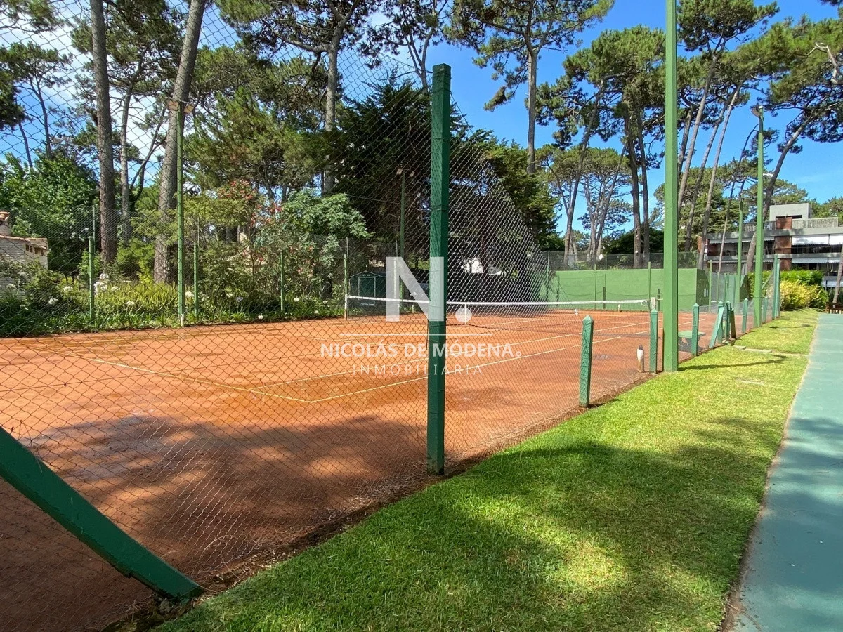 Apartamento en Playa Mansa, propiedad 41077 -Imagen 17