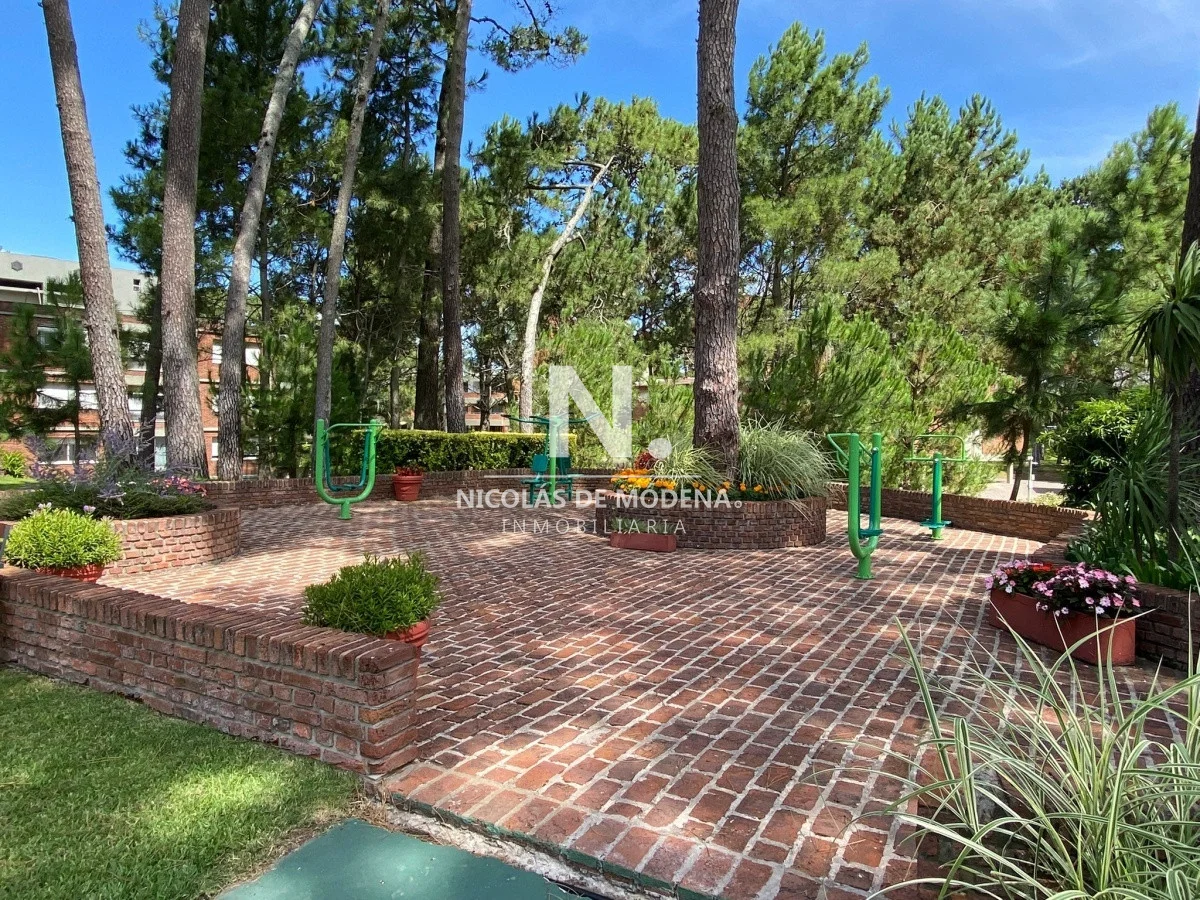 Apartamento en Playa Mansa, propiedad 41077 -Imagen 18