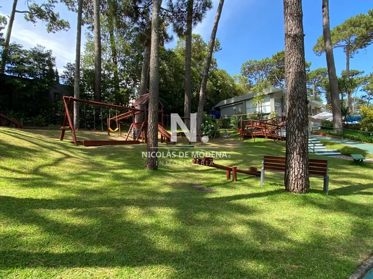 Apartamento en Playa Mansa, propiedad 41077 -Imagen 19