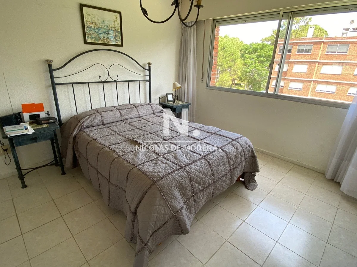 Apartamento en Playa Mansa, propiedad 41077 -Imagen 8