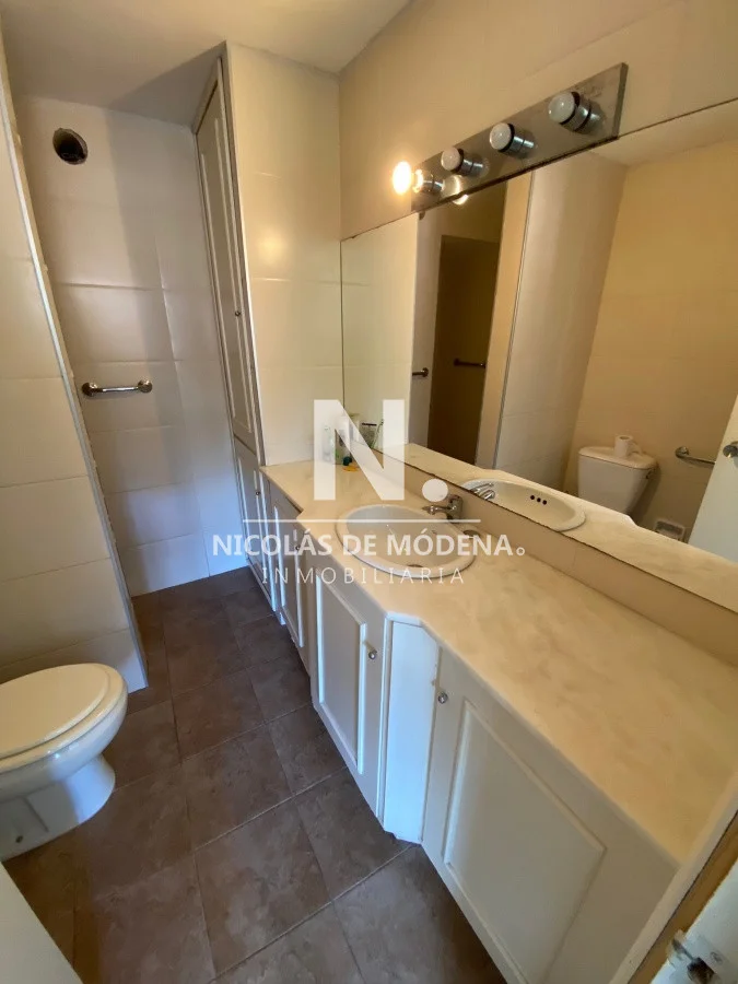 Apartamento en Playa Mansa, propiedad 41077 -Imagen 10